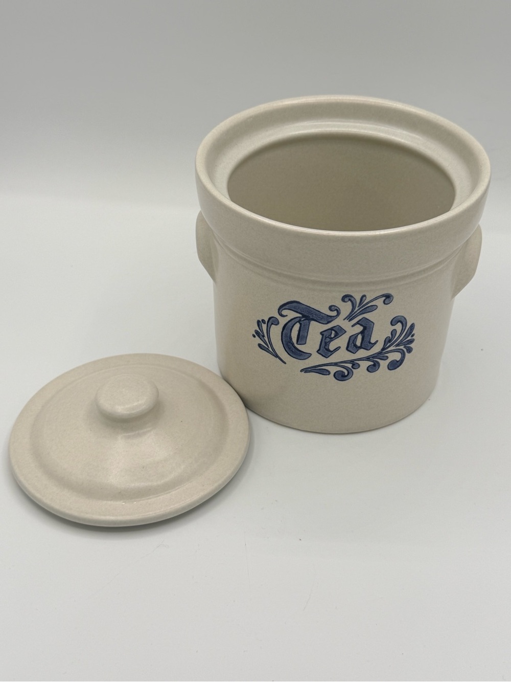 Pfaltzgraff Yorktowne stoneware Tea canister with lid - Picture 2 of 7